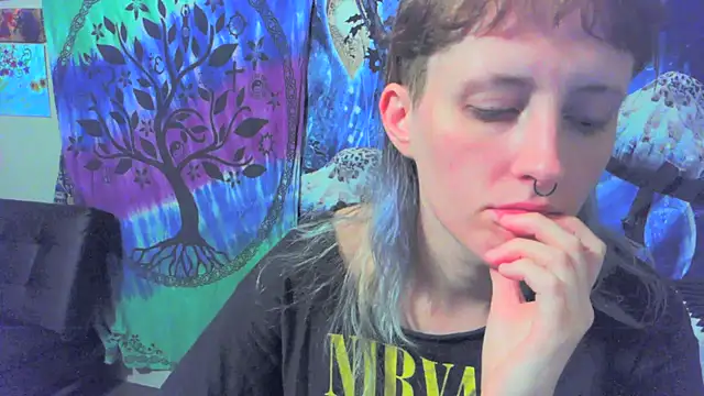 Snapshot of _hellostormy_ chatting on 2, 10, 2025  hellostormy  online show from 2, 10, 2025