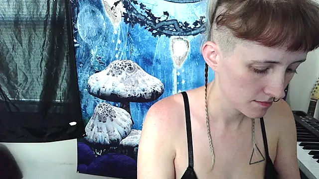 Snapshot of _hellostormy_ chatting on 14, 10, 2025  hellostormy  online show from 14, 10, 2025