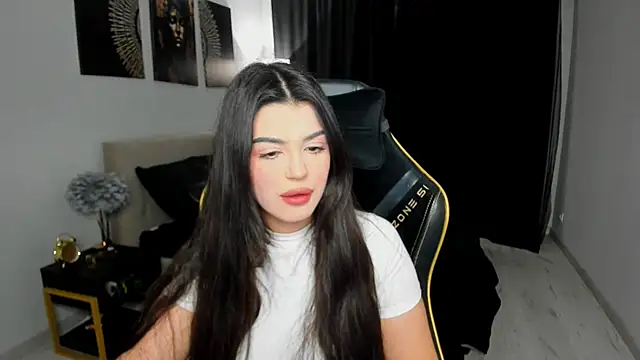 AlluringAriel online show from 18, 4, 2026