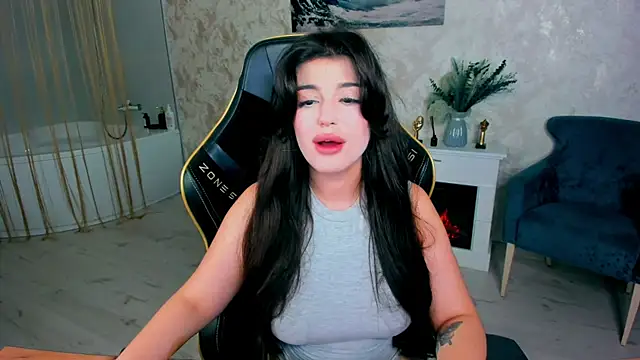 Snapshot of AlluringAriel chatting on 18, 5, 2026 AlluringAriel online show from 18, 5, 2026