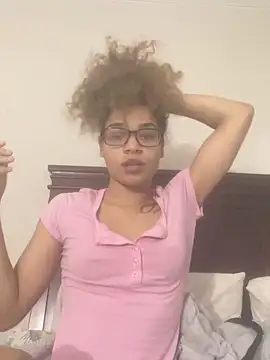 Snapshot of 1prettygem chatting on 17, 12, 2024 1prettygem online show from 17, 12, 2024