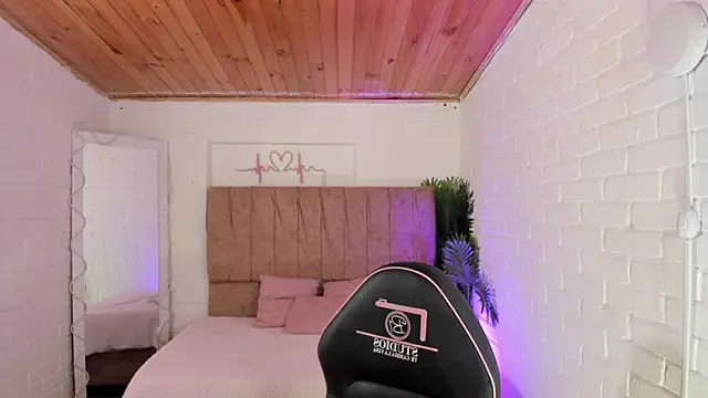 penelope tay1 online show from 21, 9, 2025