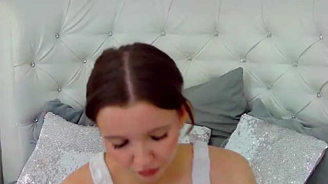 EvansMilana online show from 22, 9, 2025