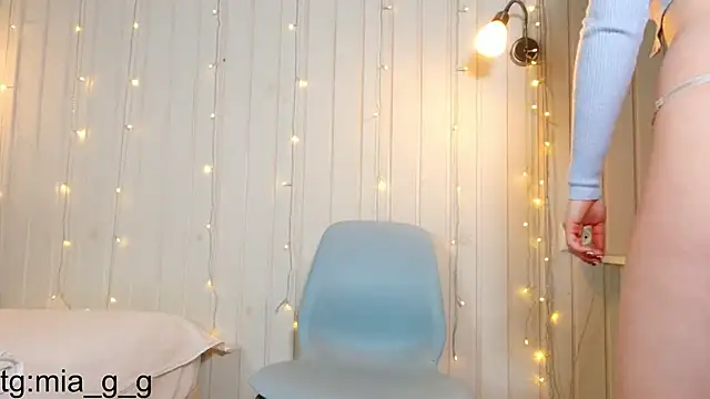 Mia Mia M online show from 30, 10, 2025