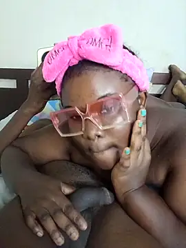 Snapshot of GOLDEN_HQUR chatting on 26, 4, 2026 GOLDEN HQUR online show from 26, 4, 2026
