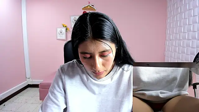 CarlaAlvez online show from 14, 1, 2025