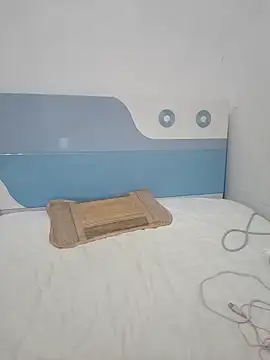 Snapshot of gunian chatting on 3, 2, 2025 gunian online show from 3, 2, 2025