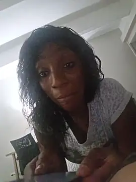 Snapshot of LuckiXCX chatting on 30, 11, 2025 LuckiXCX online show from 30, 11, 2025