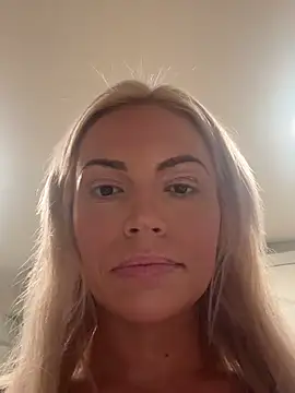 sophiamariexoxo240 online show from 8, 6, 2026