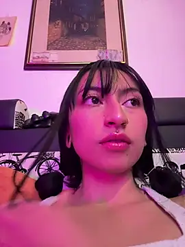 Snapshot of Any_Roussee chatting on 13, 5, 2026 Any Roussee online show from 13, 5, 2026