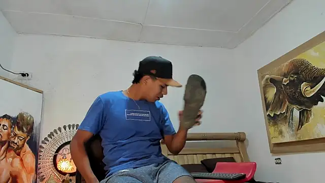 mr stiven  online show from 4, 4, 2026