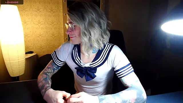 Julia dolls online show from 15, 12, 2025