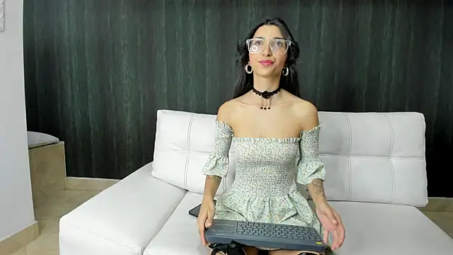 Milaspetite online show from 20, 1, 2025