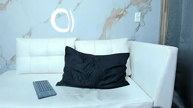 Milaspetite online show from 19, 2, 2025