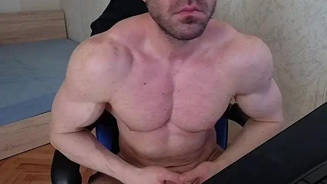 Snapshot of TheFitGiant chatting on 4, 3, 2025 TheFitGiant online show from 4, 3, 2025