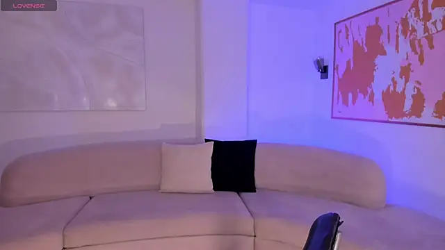 MiaFarrell  online show from 6, 2, 2026