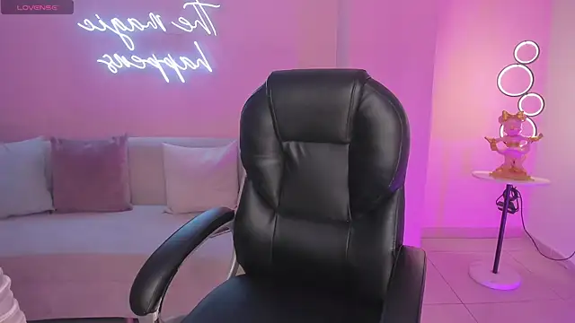 Snapshot of BellaCarteer_ chatting on 8, 11, 2025 BellaCarteer online show from 8, 11, 2025