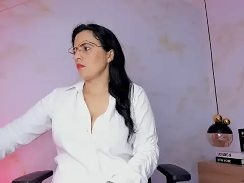 africa holmes online show from 8, 2, 2026