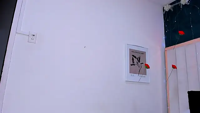 africa holmes online show from 8, 4, 2026