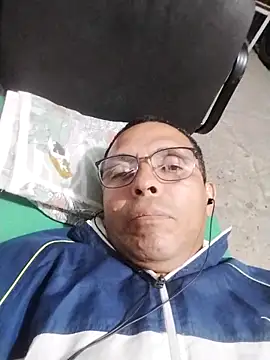 Snapshot of Alex011277 chatting on 16, 10, 2025 Alex011277 online show from 16, 10, 2025