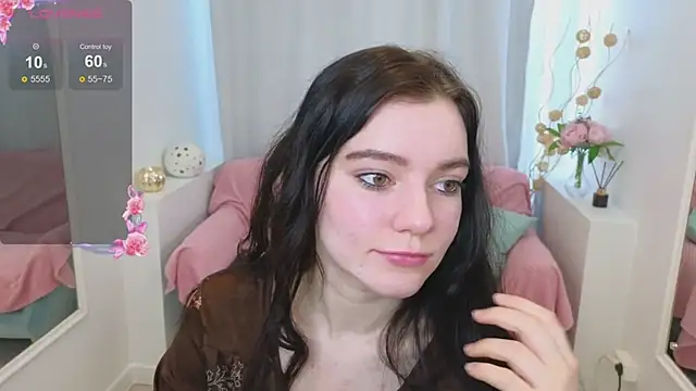 Snapshot of Lana__Cute_ chatting on 21, 2, 2025 Lana Cute online show from 21, 2, 2025