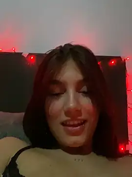 Snapshot of thamygomezz chatting on 28, 1, 2025 thamygomezz online show from 28, 1, 2025