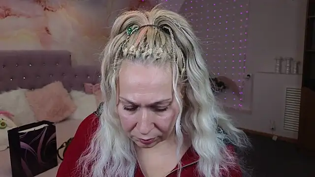 Penelope Pinky online show from 16, 1, 2025