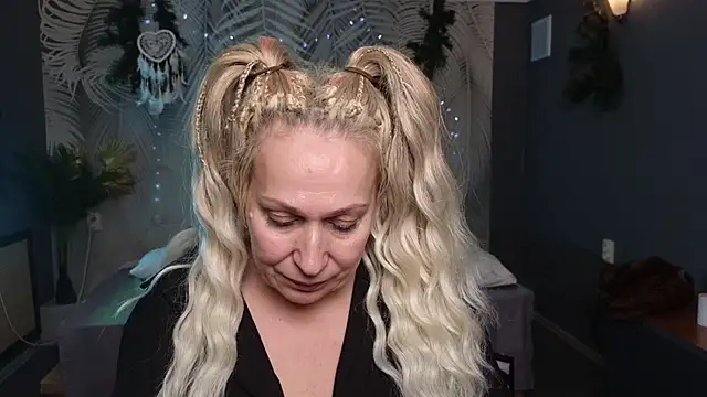 Penelope Pinky online show from 28, 1, 2025