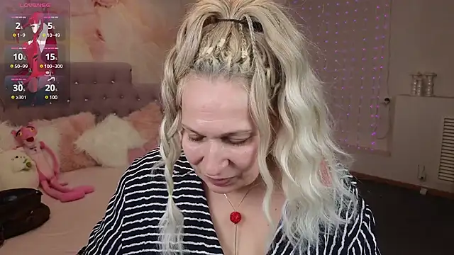 Penelope Pinky online show from 3, 2, 2025