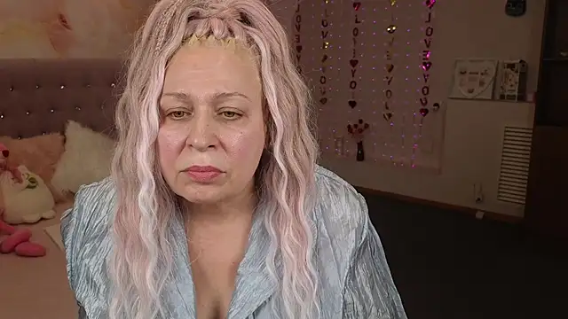 Penelope Pinky online show from 25, 2, 2025