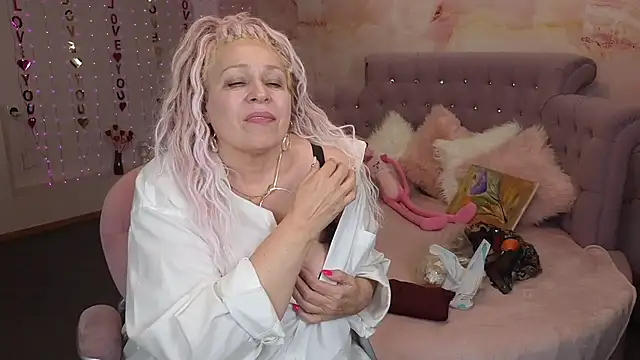 Penelope Pinky online show from 2, 3, 2025