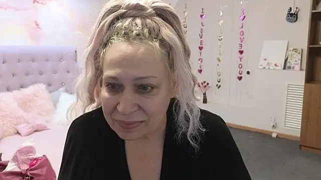 Penelope Pinky online show from 18, 3, 2025