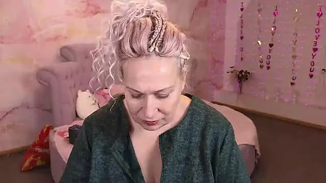 Penelope Pinky online show from 8, 10, 2025