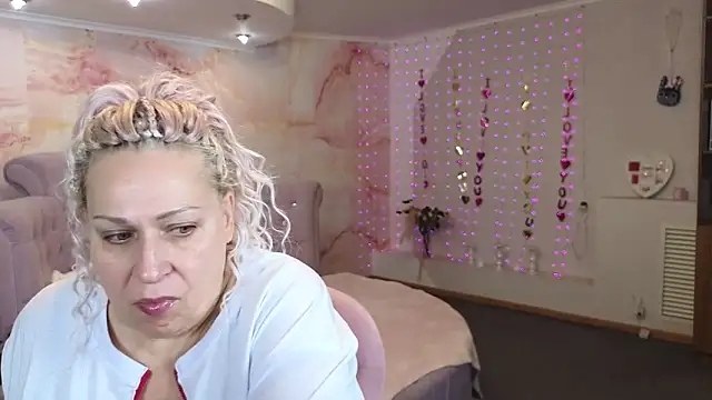 Penelope Pinky online show from 10, 10, 2025