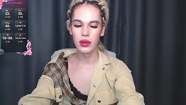 Snapshot of Cassie_Bae chatting on 8, 1, 2025 Cassie Bae online show from 8, 1, 2025