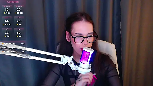 Snapshot of Cassie_Bae chatting on 4, 3, 2025 Cassie Bae online show from 4, 3, 2025