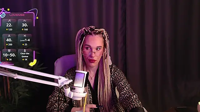 Snapshot of Cassie_Bae chatting on 28, 11, 2025 Cassie Bae online show from 28, 11, 2025