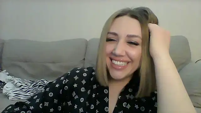 Snapshot of VickyLove047 chatting on 1, 1, 2025 VickyLove047 online show from 1, 1, 2025