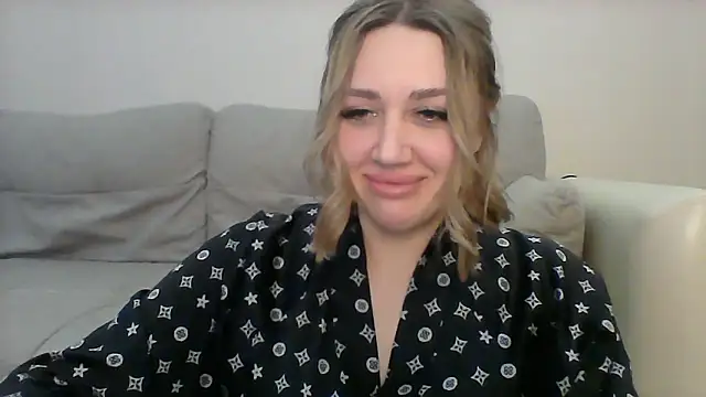 Snapshot of VickyLove047 chatting on 2, 1, 2025 VickyLove047 online show from 2, 1, 2025