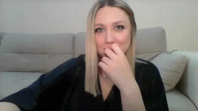 Snapshot of VickyLove047 chatting on 24, 9, 2025 VickyLove047 online show from 24, 9, 2025