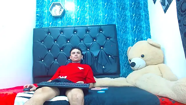 Snapshot of exotic_hot_couple chatting on 31, 1, 2025 exotic hot couple online show from 31, 1, 2025