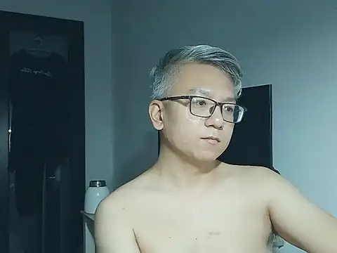 Snapshot of leoUSIR chatting on 16, 9, 2025 leoUSIR online show from 16, 9, 2025