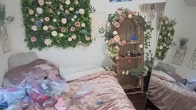 Snapshot of auroraandorion chatting on 2, 10, 2025 auroraandorion online show from 2, 10, 2025