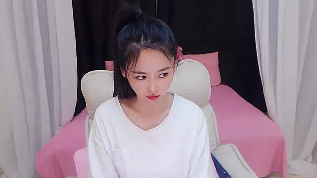 Snapshot of CN-Babycat chatting on 12, 11, 2025 CN-Babycat online show from 12, 11, 2025