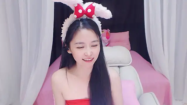 Snapshot of CN-Babycat chatting on 13, 11, 2025 CN-Babycat online show from 13, 11, 2025