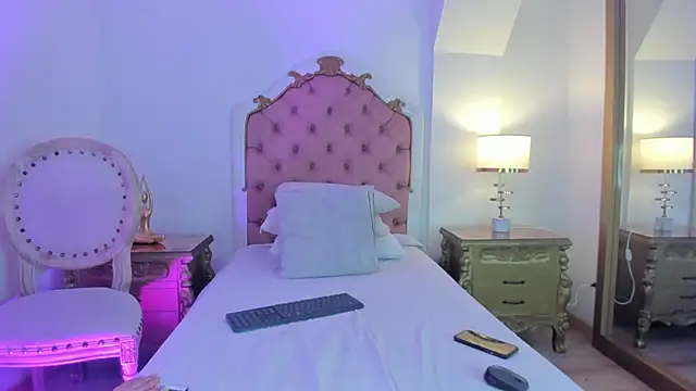 Snapshot of rebeca_watsson chatting on 28, 10, 2025 rebeca watsson online show from 28, 10, 2025