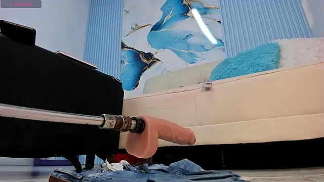 Danniela18  online show from 6, 3, 2025