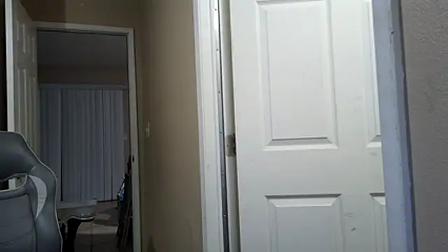 Huntzg23 online show from 5, 4, 2026