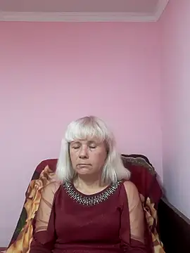 sakura blonde online show from 4, 12, 2025