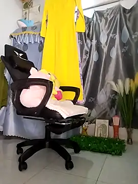 Lucy limon online show from 18, 4, 2026